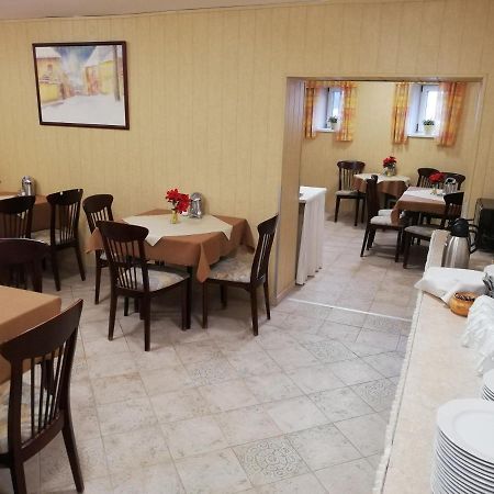 Polus Pension Šoproň Exteriér fotografie