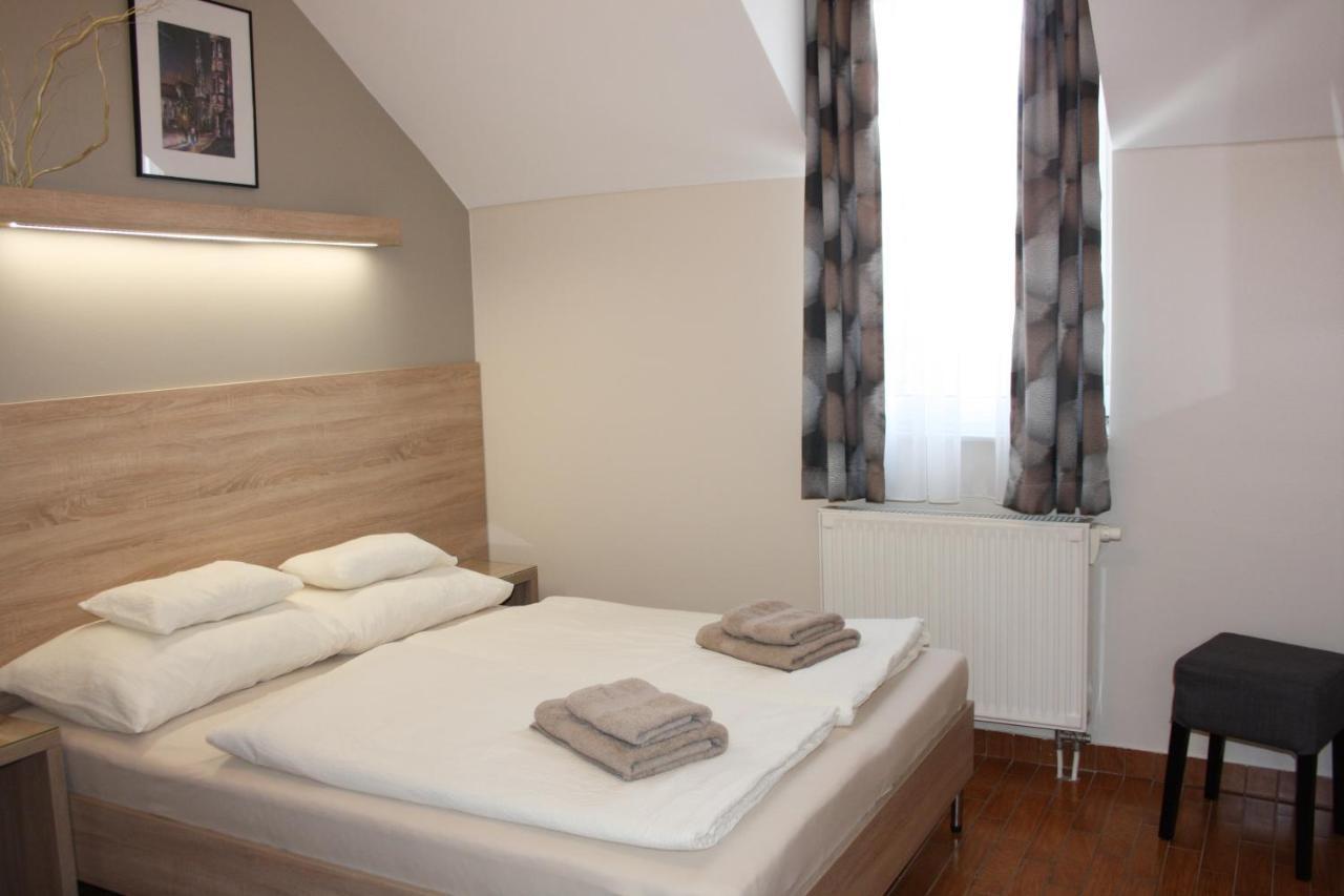 Polus Pension Šoproň Exteriér fotografie