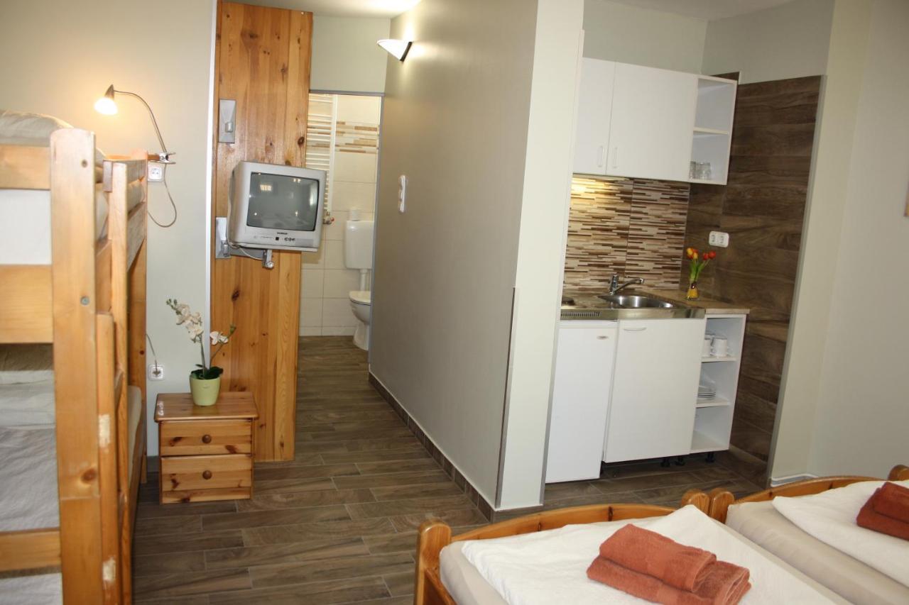 Polus Pension Šoproň Exteriér fotografie
